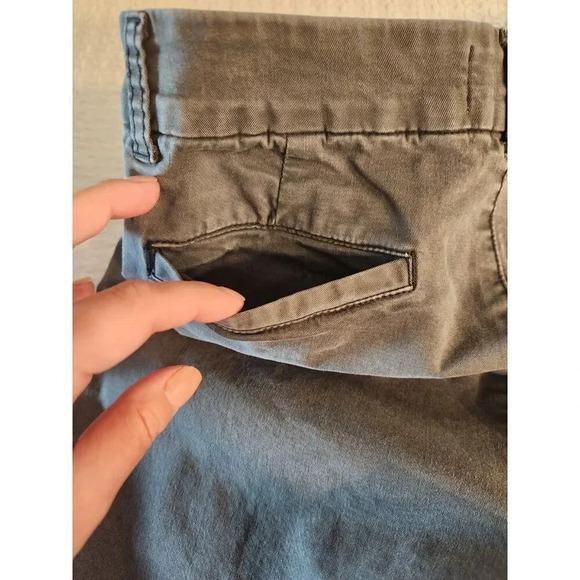 Goodthreads Women's 3.5" Chino Shorts - Picture 6 of 12